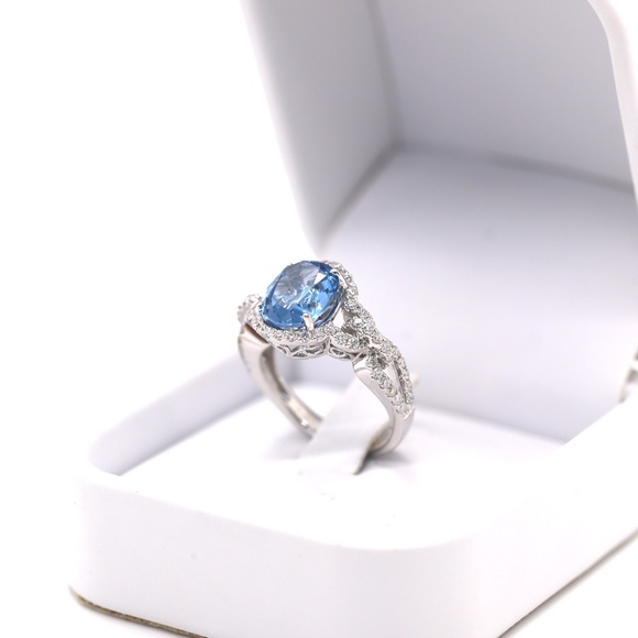5 Carat Blue Aqua and Diamonds Ring - Picture 11 of 16